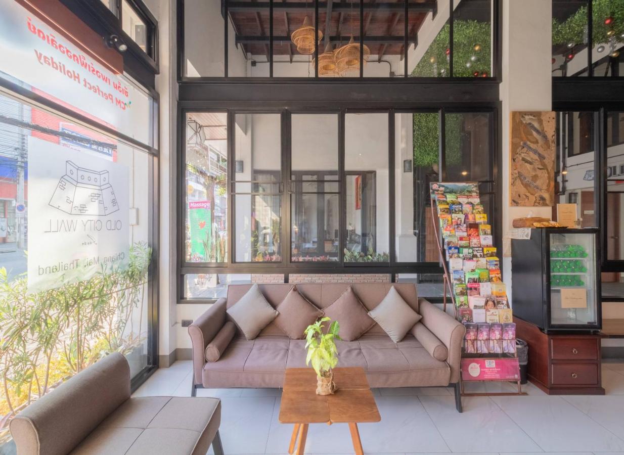 The Old City Wall Inn Chiang Mai Buitenkant foto