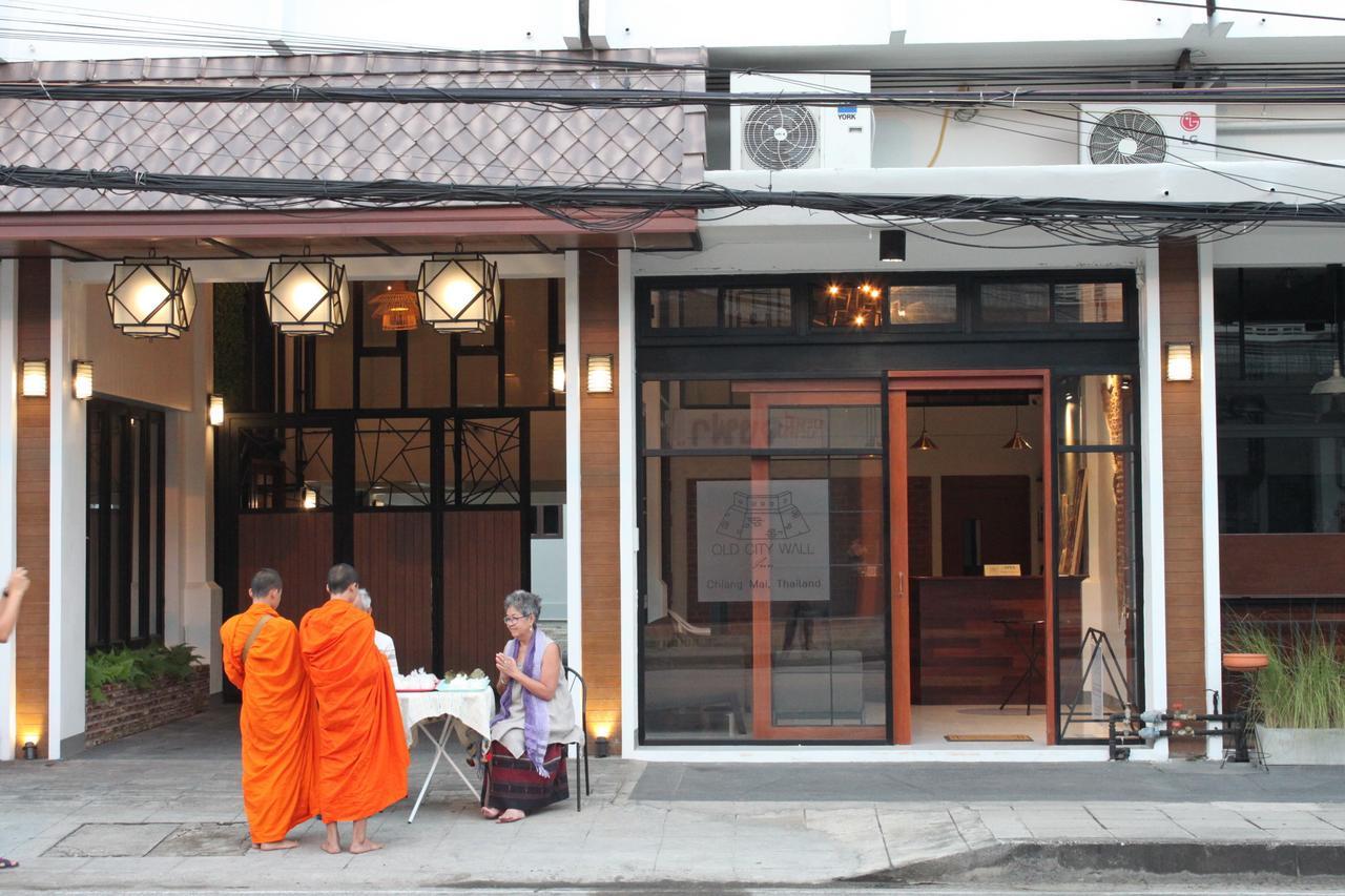 The Old City Wall Inn Chiang Mai Buitenkant foto